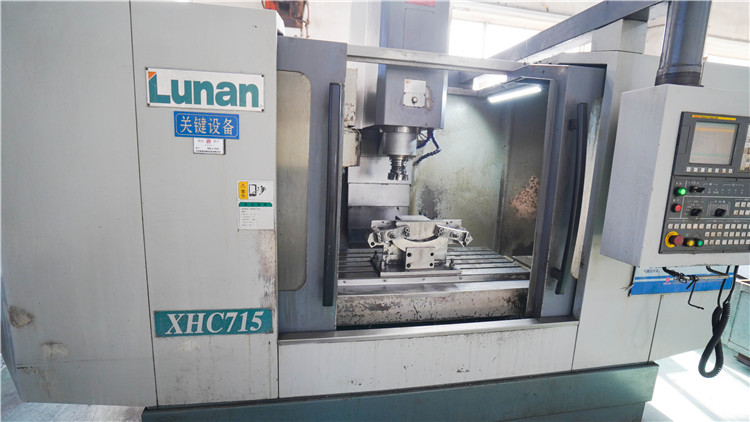 XHC715三軸硬軌數控立式加工中心4.jpg